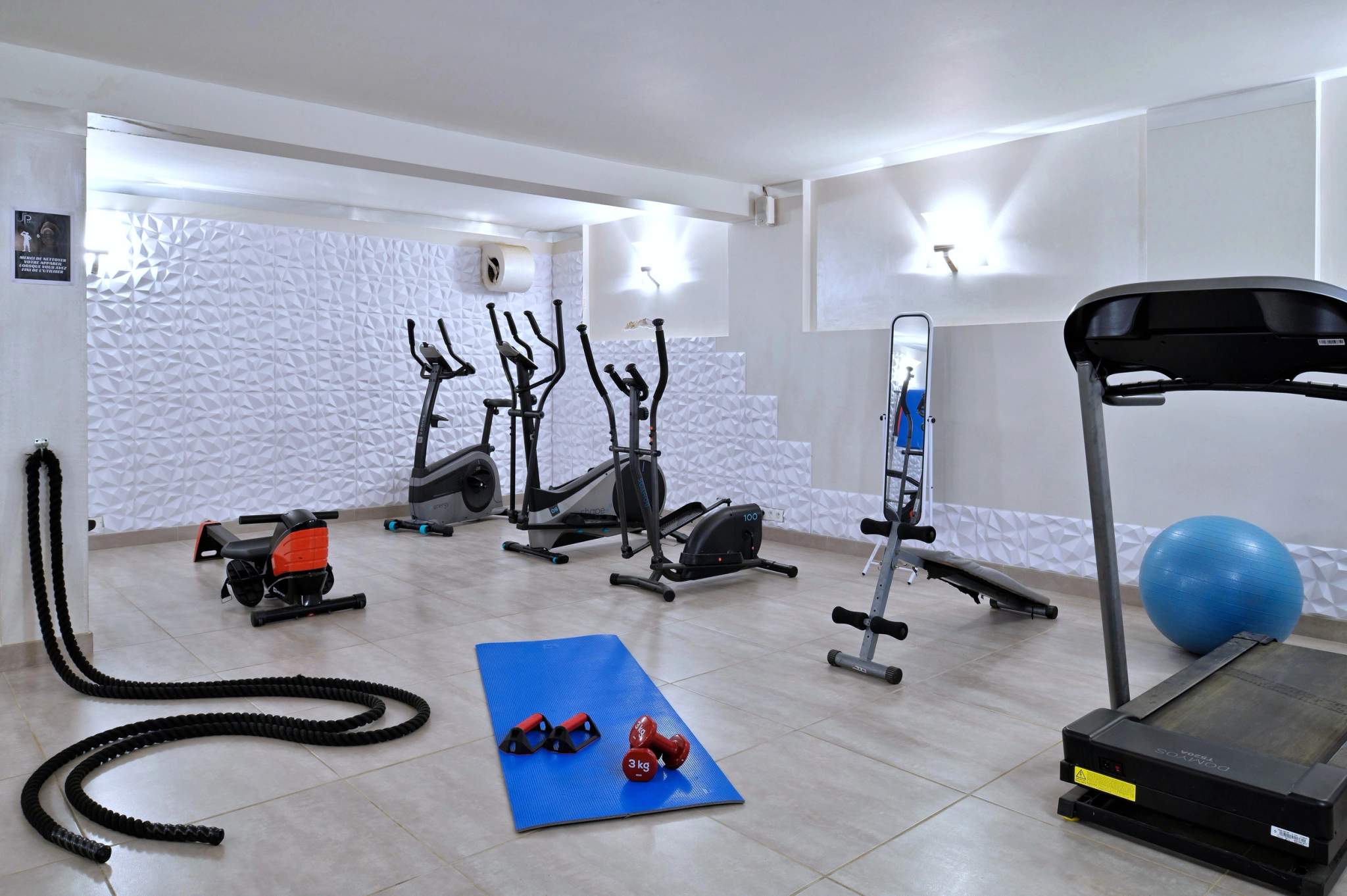 Hôtel et résidence avec salle de fitness à U Paesolu